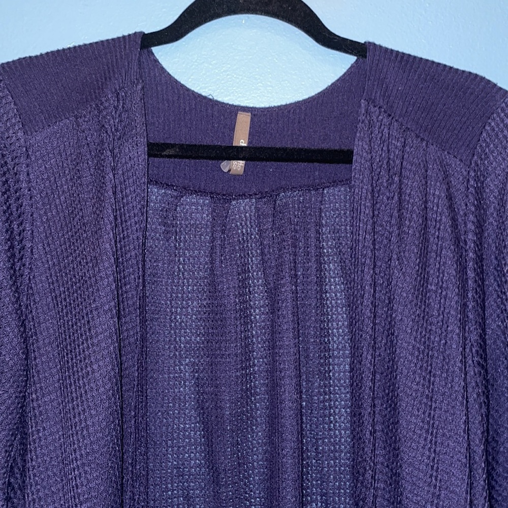 Drapery Sweater💥 - Picture 2 of 3